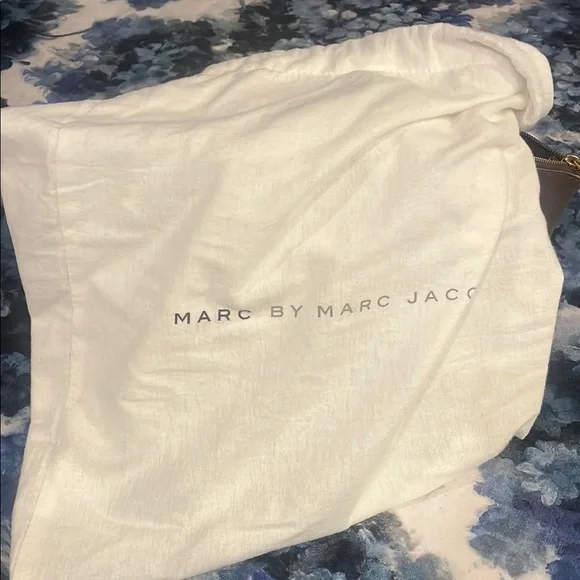 Marc Jacobs Brown Leather Tote with Gold Hardware - Picture 5 of 10